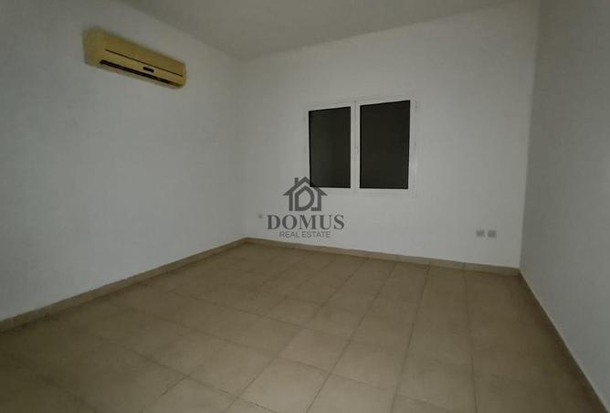 987512 - Property Image 3