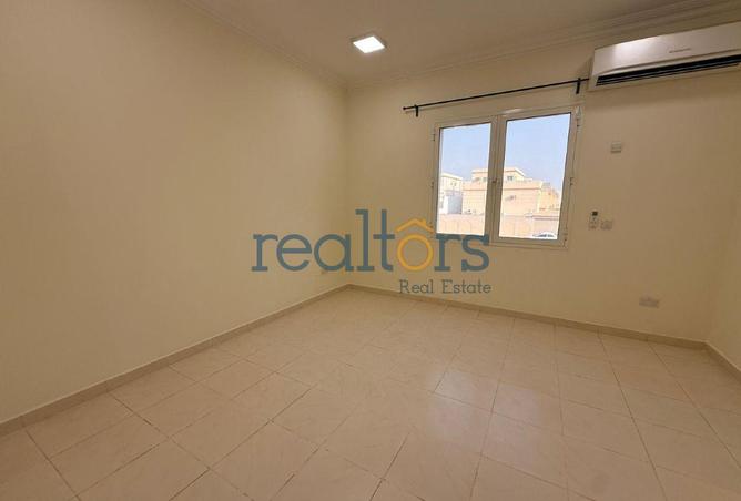 933694 - Property Image 3