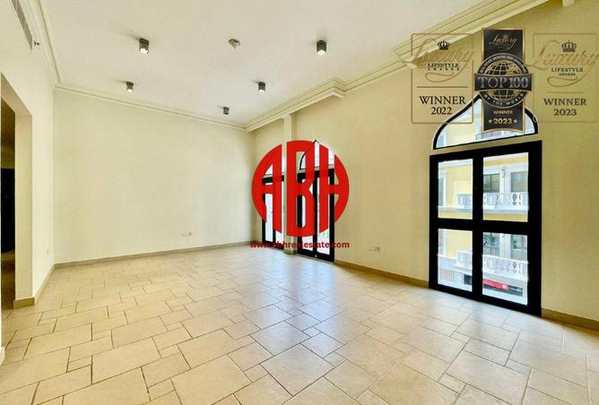 928852 - Property Image 2