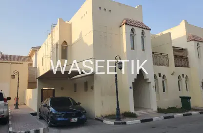 فيلا - 4 غرف نوم - 4 حمامات للايجار في شارع الوعب - الوعب - الدوحة