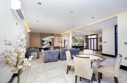 Living / Dining Room image for: Villa - 6 Bedrooms - 7 Bathrooms for rent in Al Sakhama - Doha, Image 1