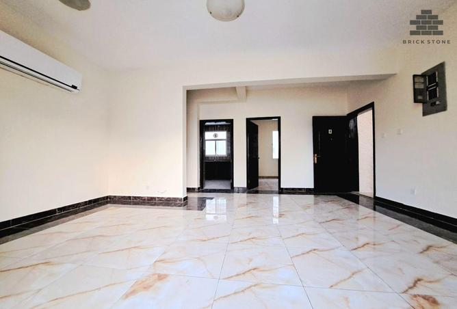917072 - Property Image 2