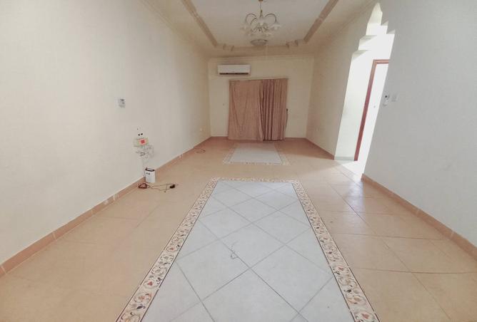 988498 - Property Image 2