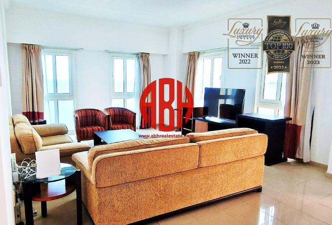 989143 - Property Image 2