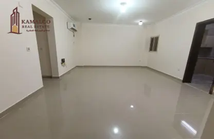 Apartment - 1 Bedroom - 2 Bathrooms for rent in Umm Ghuwailina - Doha