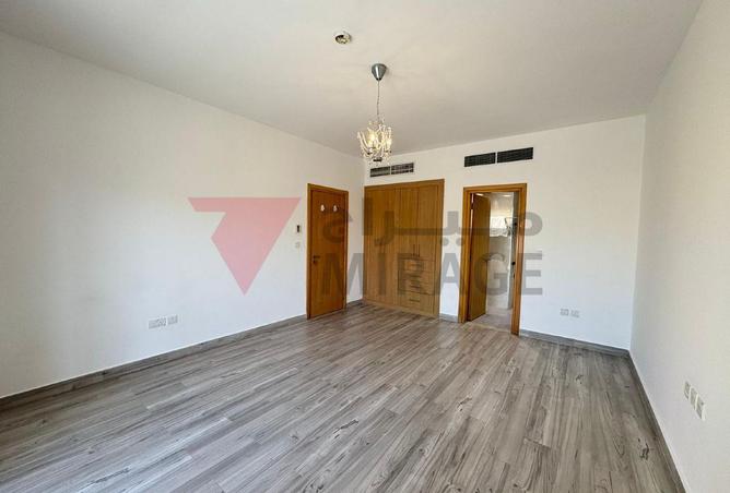 992096 - Property Image 2