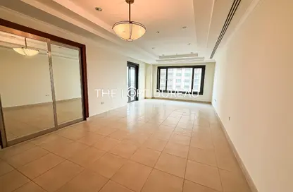 Apartment - 2 Bedrooms - 3 Bathrooms for rent in Tower 7 (Ferrari Tower) - Porto Arabia - The Pearl Island - Doha