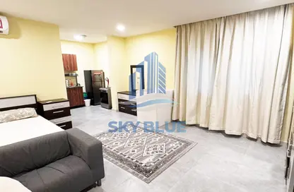 Penthouse - Studio - 1 Bathroom for rent in Al Duhail - Al Duhail - Doha