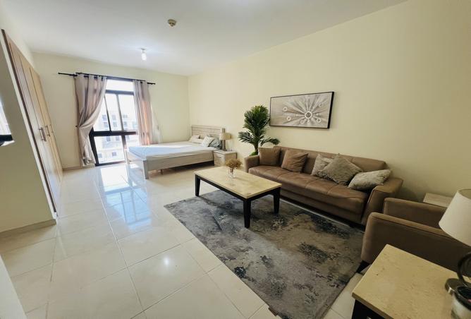 982824 - Property Image 2