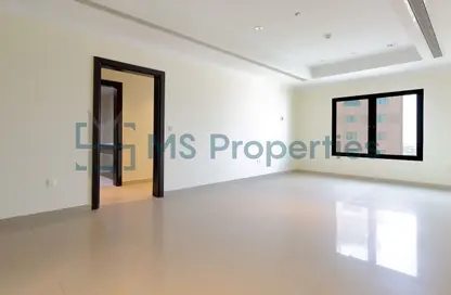 Apartment - 1 Bedroom - 2 Bathrooms for sale in East Porto Drive - Porto Arabia - The Pearl Island - Doha Apartment - 1 Bedroom - 2 Bathrooms for sale in East Porto Drive - Porto Arabia - The Pearl Island - Doha