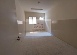 صورةغرفة فارغة لـ: سكن عمال - 8 حمامات للكراء في المنطقة الصناعية 4 - المنطقة الصناعية - المنطقة الصناعية - الدوحة, صورة 1