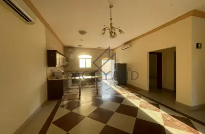 فيلا - 6 غرف نوم - 5 حمامات للايجار في مجمع الخور - الخور