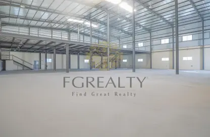 Warehouse - Studio - 3 Bathrooms for sale in East Industrial Street - Birkat Al Awamer - Al Wakra