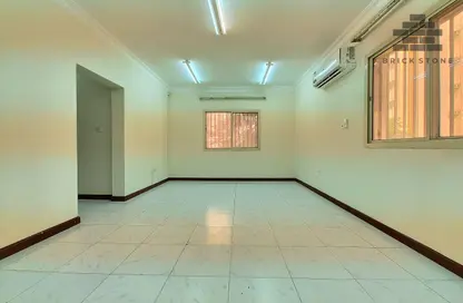 Apartment - 3 Bedrooms - 2 Bathrooms for rent in Al Jazeera Street - Fereej Bin Mahmoud North - Fereej Bin Mahmoud - Doha