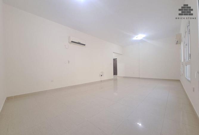 952109 - Property Image 3