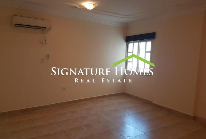 985339 - Property Image 2