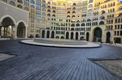 Apartment - 3 Bedrooms - 5 Bathrooms for sale in Floresta Gardens - The Pearl Island - Doha