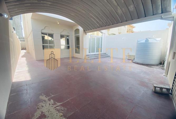 905652 - Property Image 3