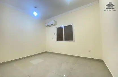 شقة - غرفة نوم - 2 حمامات للايجار في شارع سالاجا - دوحة الجديد - الدوحة