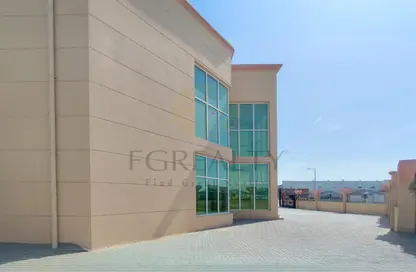 Warehouse - Studio - 4 Bathrooms for rent in East Industrial Street - Birkat Al Awamer - Al Wakra