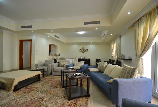 958077 - Property Image 2