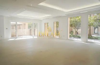 Villa - 5 Bedrooms - 5 Bathrooms for rent in West Bay Lagoon - West Bay Lagoon - Doha