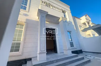 Villa - 7 Bedrooms - 7+ Bathrooms for sale in Umm Qarn - Al Daayen