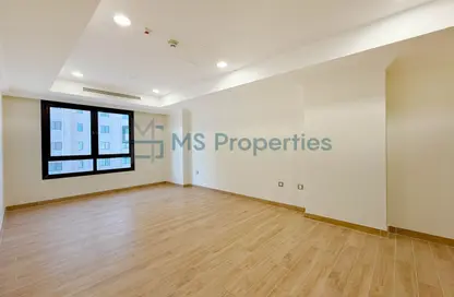 Apartment - 1 Bedroom - 2 Bathrooms for rent in East Porto Drive - Porto Arabia - The Pearl Island - Doha