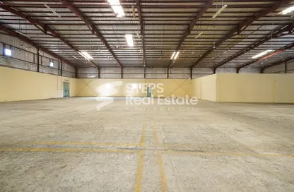 Warehouse - Studio - 1 Bathroom for rent in Industrial Area 1 - Industrial Area - Doha