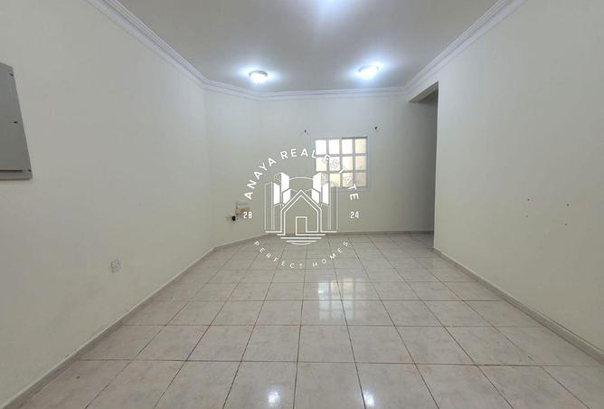 983742 - Property Main Image