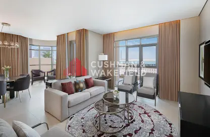 Living Room image for: Townhouse - 3 Bedrooms - 3 Bathrooms for sale in Hilton Doha The Pearl Residences - Abraj Quartiers - The Pearl Island - Doha, Image 1