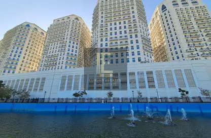 Apartment - 2 Bedrooms - 3 Bathrooms for sale in Floresta Gardens - The Pearl Island - Doha