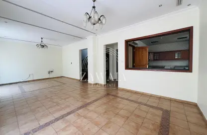 Villa - 3 Bedrooms - 3 Bathrooms for rent in Al Nasr Street - Al Nasr - Doha