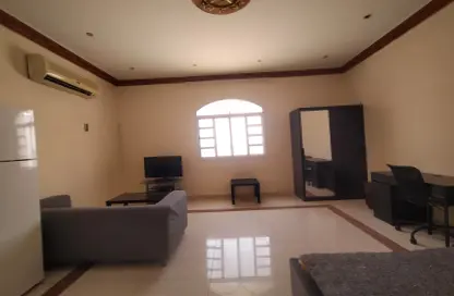 Apartment - Studio - 1 Bathroom for rent in Al Nuaim Compound - Al Duhail North - Al Duhail - Doha