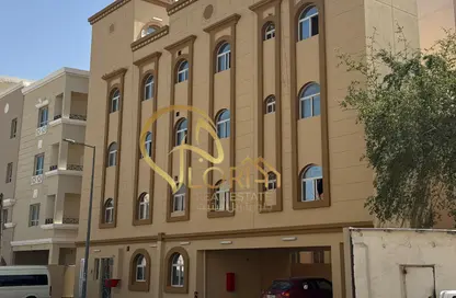 بناية كاملة - 8 غرف نوم - 8 حمامات للبيع في 35 بن عمران - فريج بن عمران - الدوحة