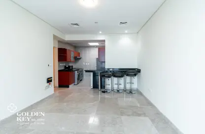 Apartment - 2 Bedrooms - 3 Bathrooms for rent in Zig Zag Towers - West Bay - Doha