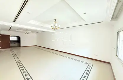 فيلا - 5 غرف نوم - 7 حمامات للايجار في شارع الوعب - الوعب - الدوحة