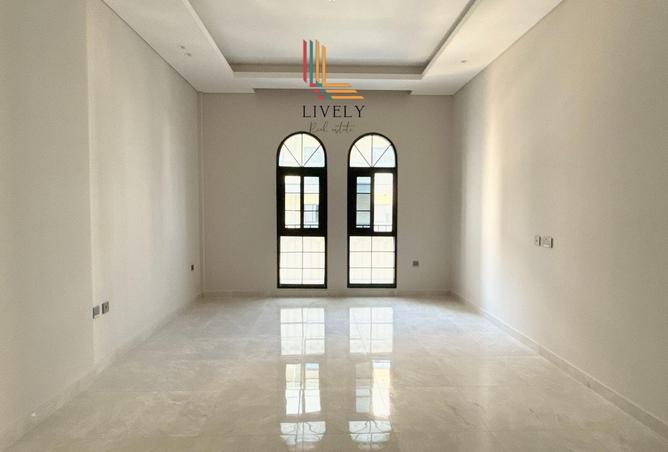 971678 - Property Image 2