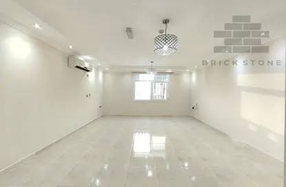 شقة - 2 غرف نوم - 2 حمامات للايجار في فريج بن محمود- جنوب - فريج بن محمود - الدوحة