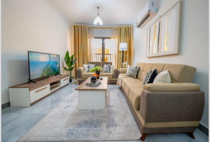 925121 - Property Image 2