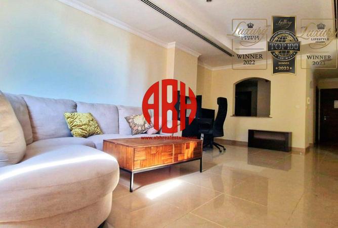 939696 - Property Image 2