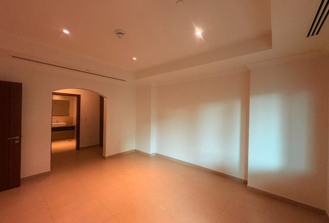 1002405 - Property Image 3