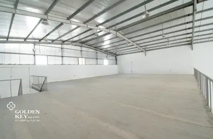 Warehouse - Studio - 2 Bathrooms for rent in Argentine Neighbourhood - Birkat Al Awamer - Al Wakra