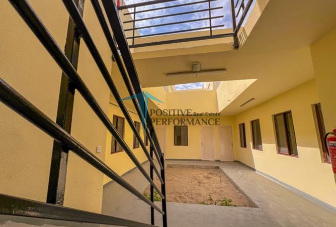 884236 - Property Image 2