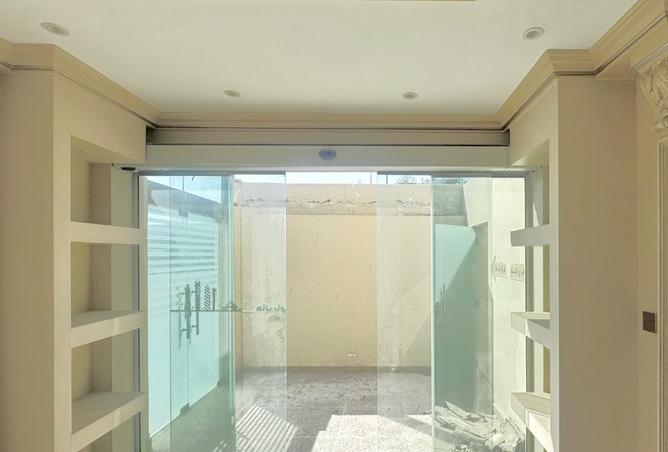 965749 - Property Image 2