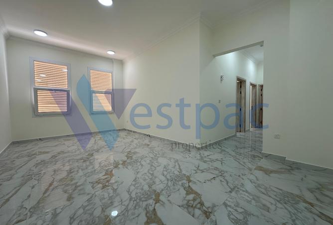 881917 - Property Image 3