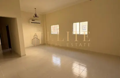 شقة - 3 غرف نوم - 2 حمامات للايجار في شارع المطار القديم - طريق المطار القديم - الدوحة