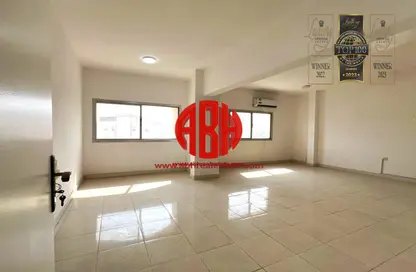 Apartment - 3 Bedrooms - 2 Bathrooms for rent in Urwa Bin Masoud Street - Al Messila - Doha