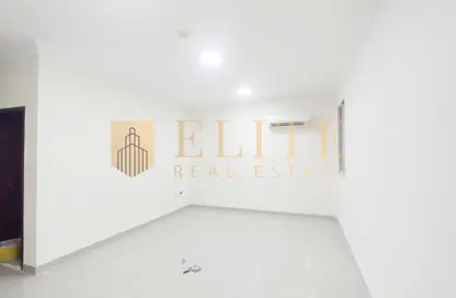 Apartment - 2 Bedrooms - 2 Bathrooms for rent in Madinat Khalifa Building 58 - Madinat Khalifa South - Madinat Khalifa - Doha