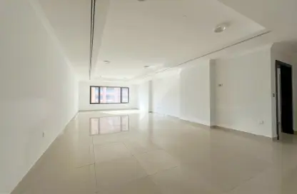 Apartment - 1 Bedroom - 2 Bathrooms for sale in Tower 14 - Porto Arabia - The Pearl Island - Doha